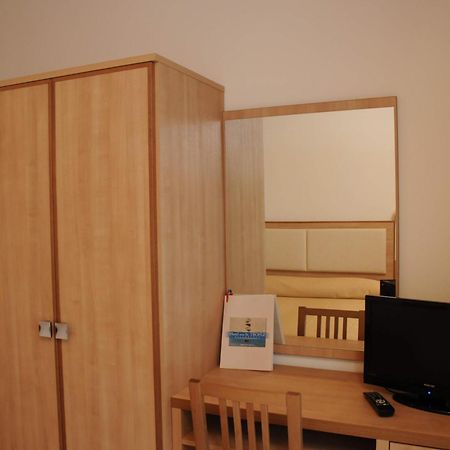 Hotel Saint Tropez Spa & Restaurant Lido Di Savio Room photo