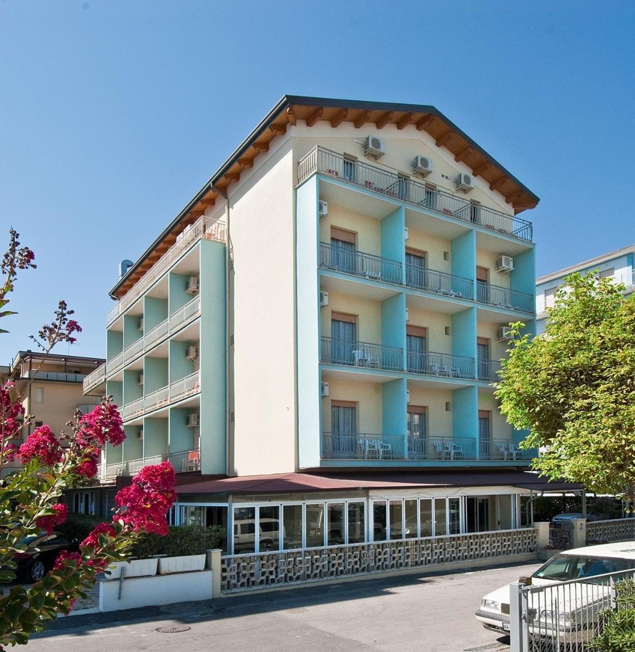 Hotel Saint Tropez Spa & Restaurant Lido Di Savio Exterior photo