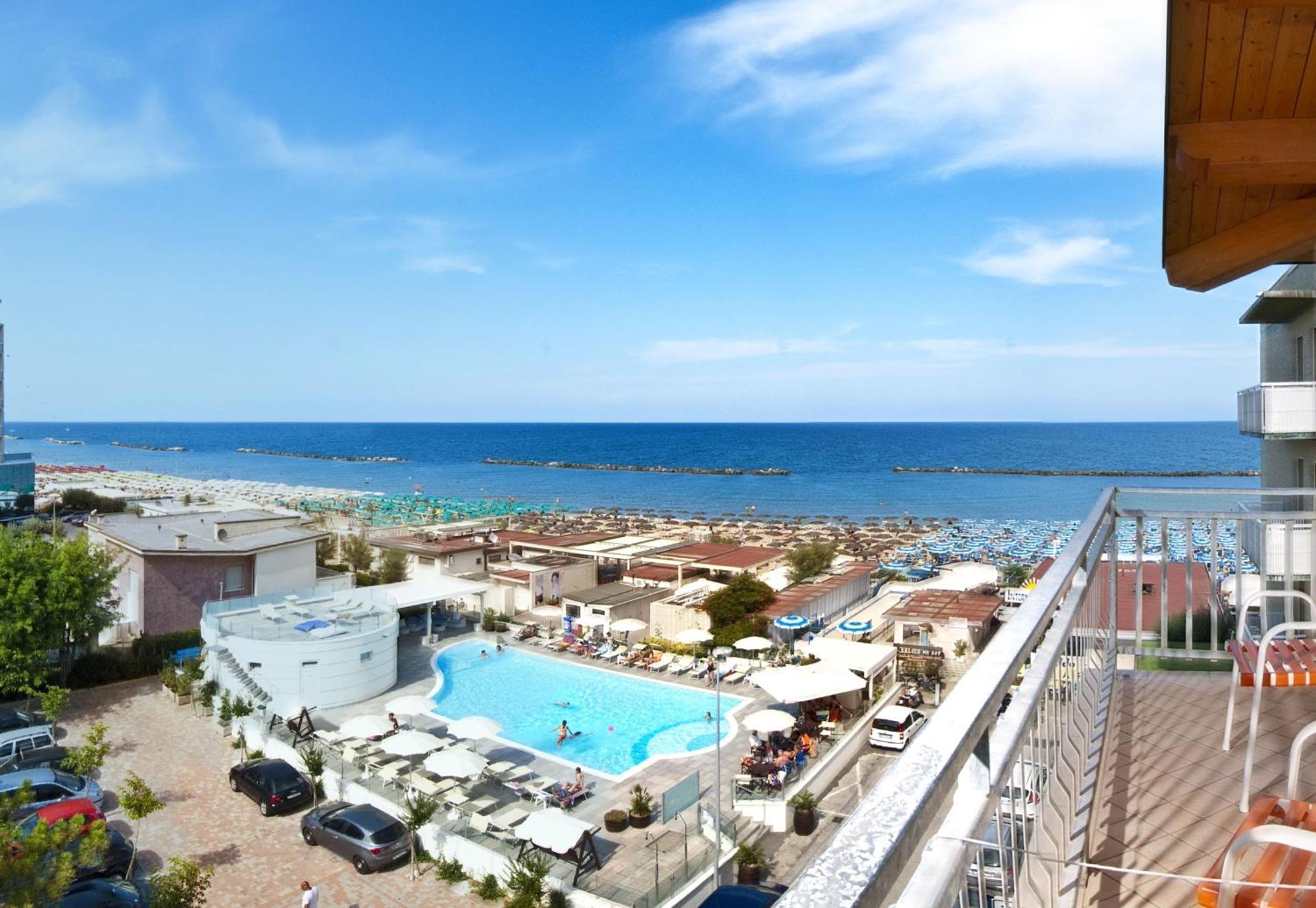 Hotel Saint Tropez Spa & Restaurant Lido Di Savio Exterior photo